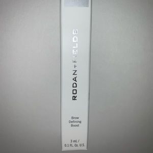 BNIB R+F Brow Defining Boost in Light
Reg $112